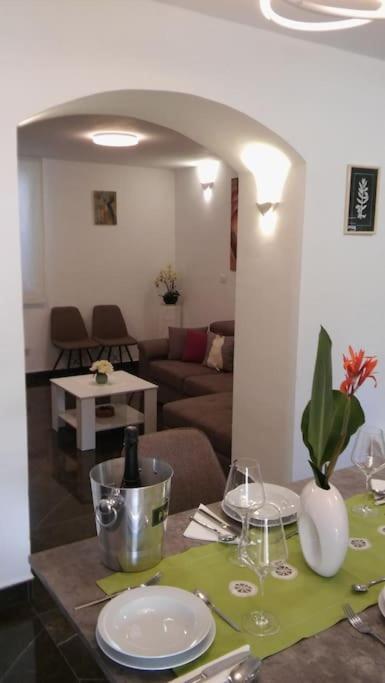 Apartma Nada, Tu Boste V Centru Poletnega Utripa