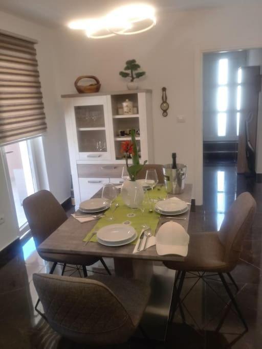 Apartma Nada, Tu Boste V Centru Poletnega Utripa Apartment *